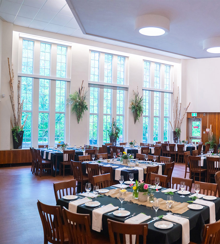 Banquet style dining area in Delaware dining hall